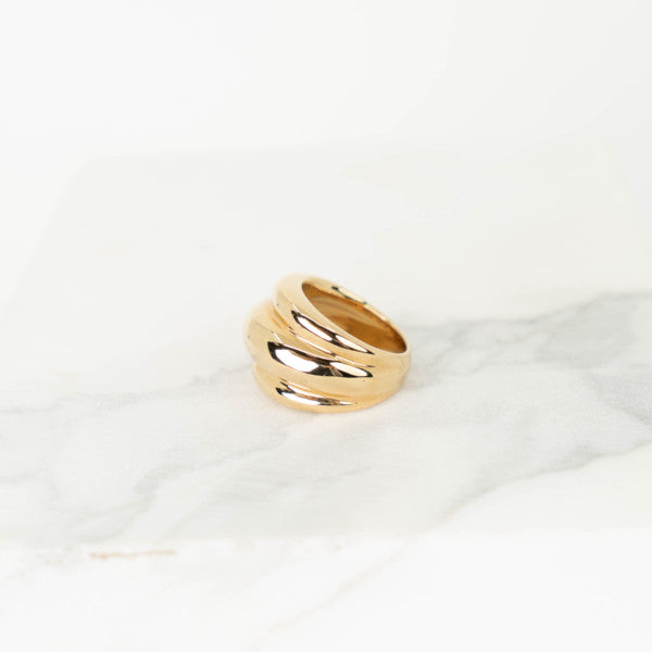 souvenirs de pomme bold gold ring